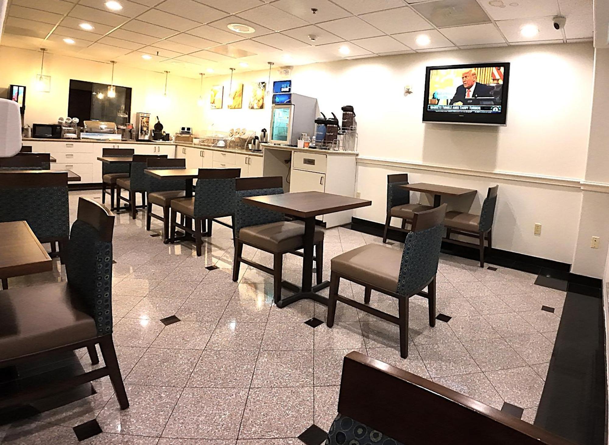 Hotel Comfort Westchase Energy Corridor 3*